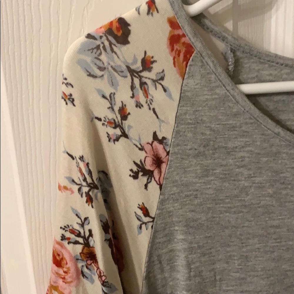 Raglan Top - Picture 2 of 2